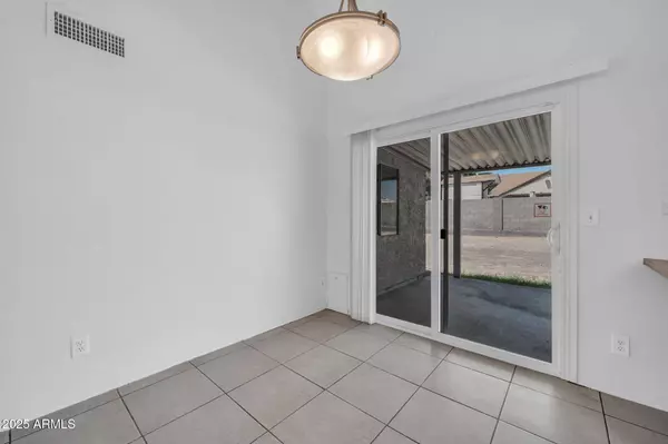 7114 W YUCCA Street, Peoria, AZ 85345