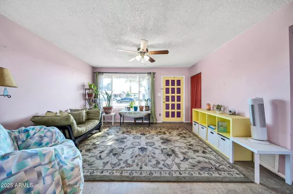 2142 W PARADISE Drive, Phoenix, AZ 85029