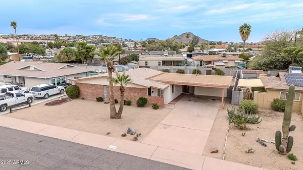 2208 E SYLVIA Street, Phoenix, AZ 85022