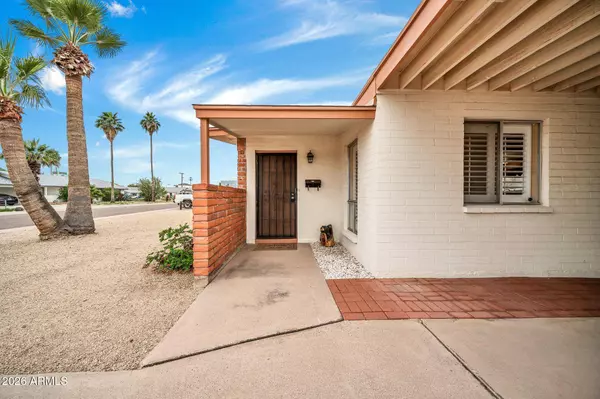 2208 E SYLVIA Street, Phoenix, AZ 85022