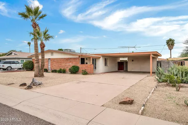 2208 E SYLVIA Street, Phoenix, AZ 85022