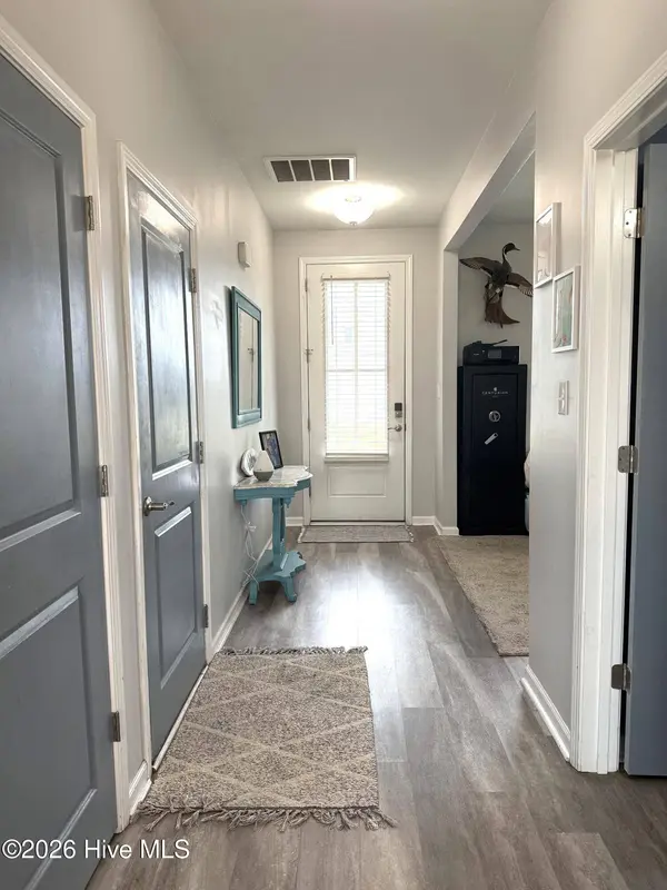 46 Rochester ST, Hampstead, NC 28443