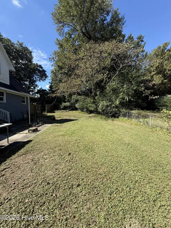 2200 Indian DR, Jacksonville, NC 28546