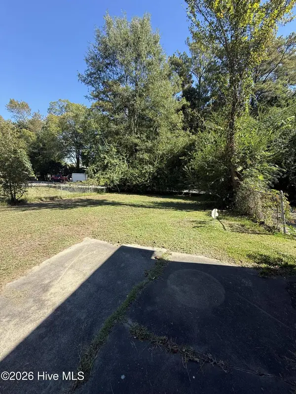 2200 Indian DR, Jacksonville, NC 28546