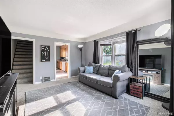 2323 Nichols Avenue, Grand Blanc, MI 48507