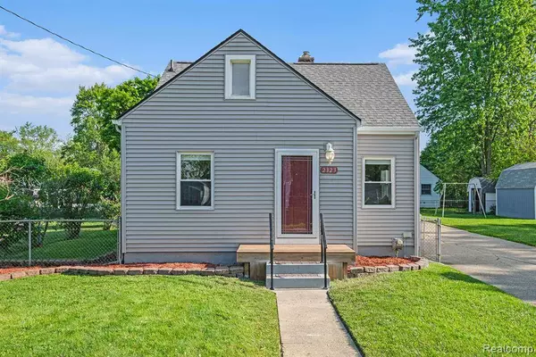 2323 Nichols Avenue, Grand Blanc, MI 48507