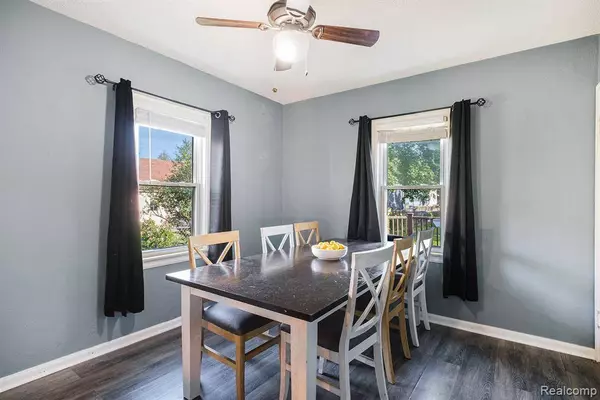 2323 Nichols Avenue, Grand Blanc, MI 48507