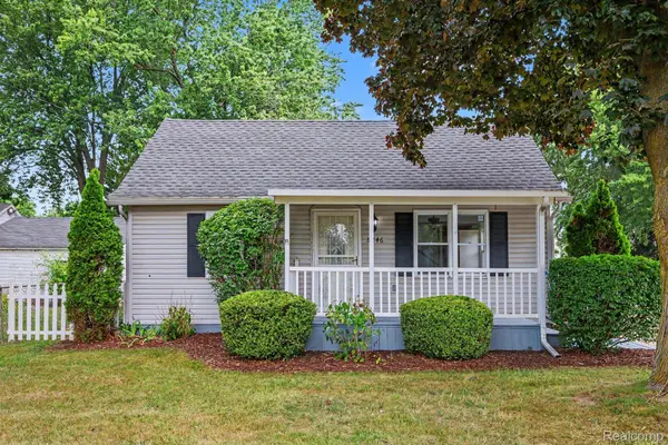 5246 Dania ST, Flint Charter Township, MI 48532