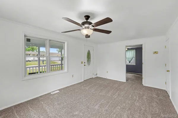 5246 Dania ST, Flint Charter Township, MI 48532