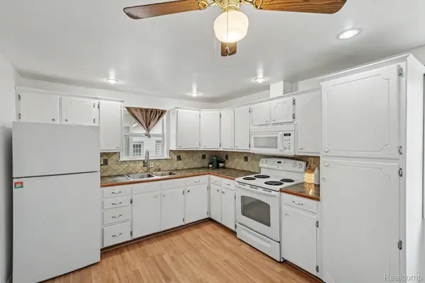 5246 Dania ST, Flint Charter Township, MI 48532