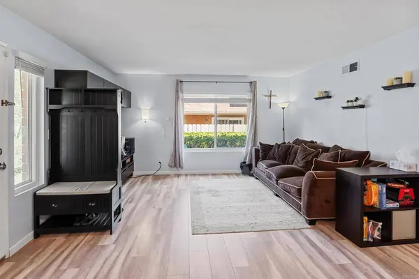 10446 Caminito Sulmona, San Diego, CA 92129