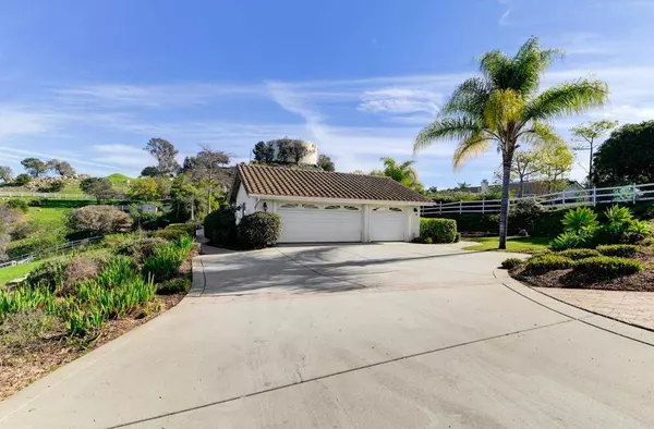 2449 Trails End, Fallbrook, CA 92028