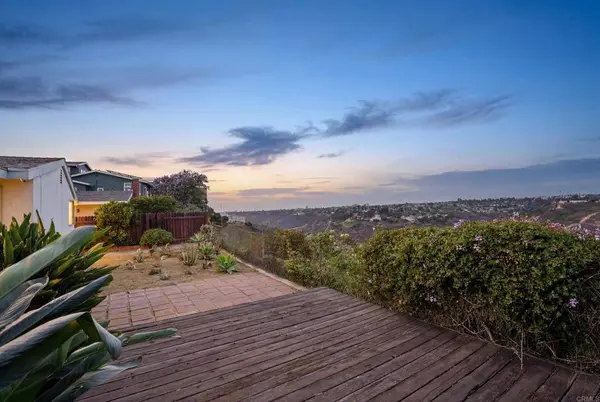 2689 Cowley WAY, San Diego, CA 92110