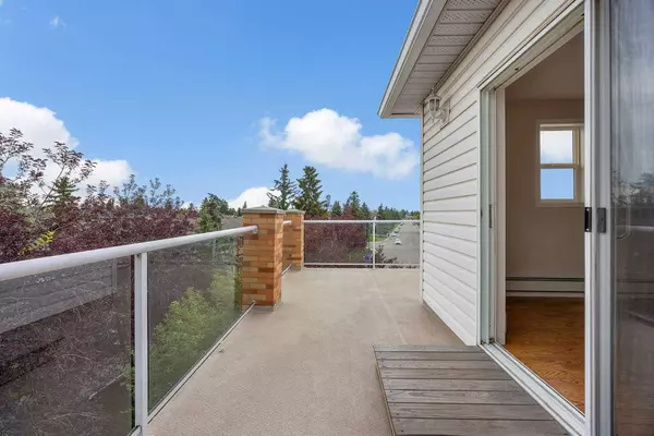 165 Manora PL Northeast #306, Calgary, AB T2A 7X5