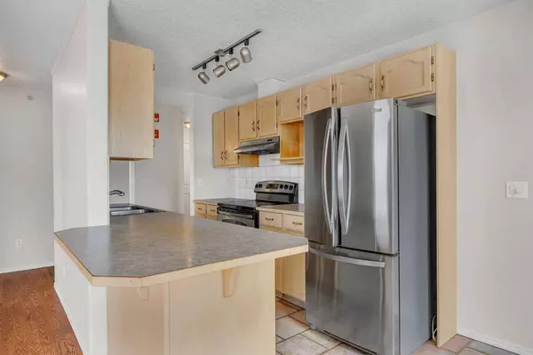 165 Manora PL Northeast #306, Calgary, AB T2A 7X5