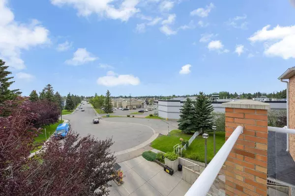 165 Manora PL Northeast #306, Calgary, AB T2A 7X5