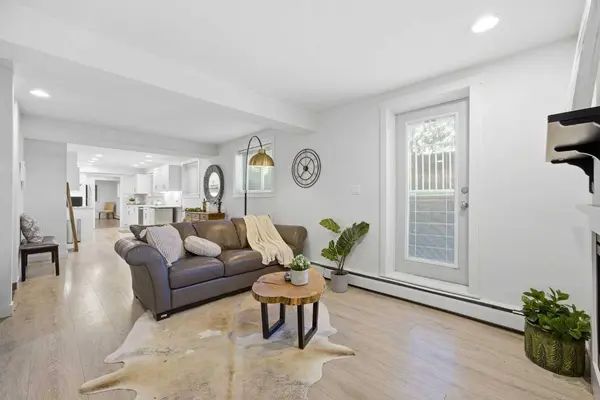 2221 14 ST SW #101, Calgary, AB T2T 3T2