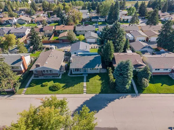 2727 Doverbrook RD SE, Calgary, AB T2B 2L4