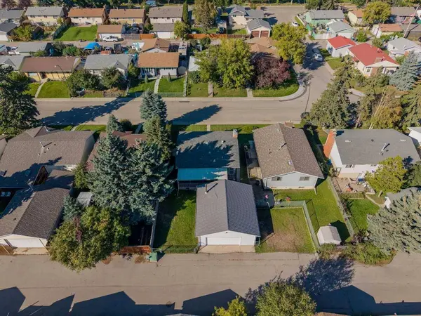 2727 Doverbrook RD SE, Calgary, AB T2B 2L4