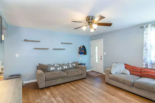 297 Old Post Road, Clinton, CT 06413