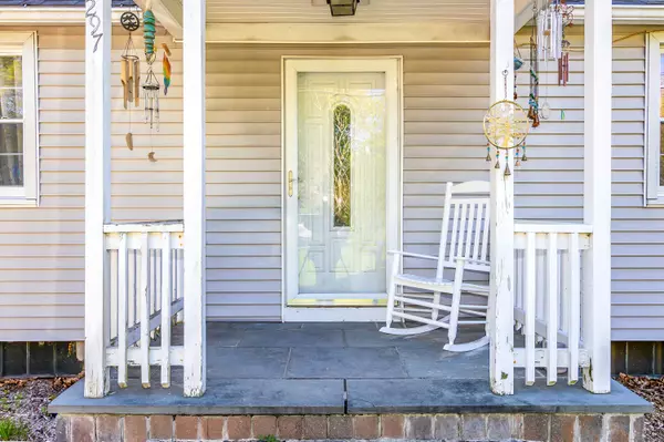 297 Old Post Road, Clinton, CT 06413