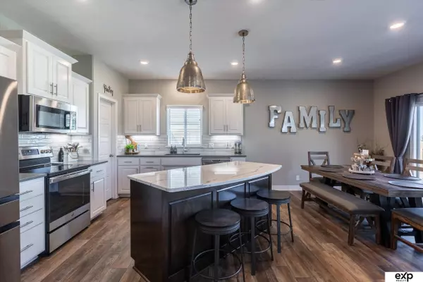 6217 S 200th Avenue, Omaha, NE 68135