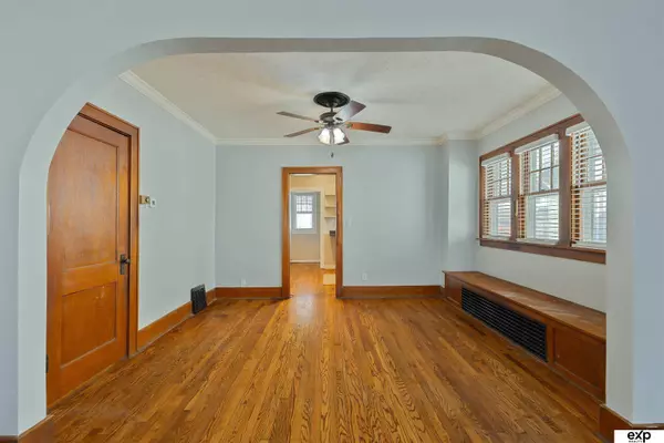 2746 N 49th Street, Omaha, NE 68104