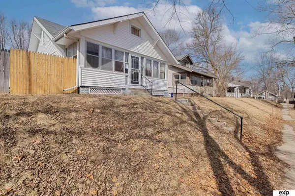 2746 N 49th Street, Omaha, NE 68104