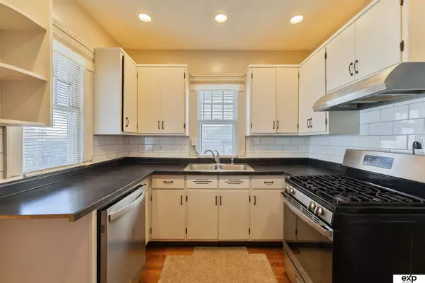 2746 N 49th Street, Omaha, NE 68104