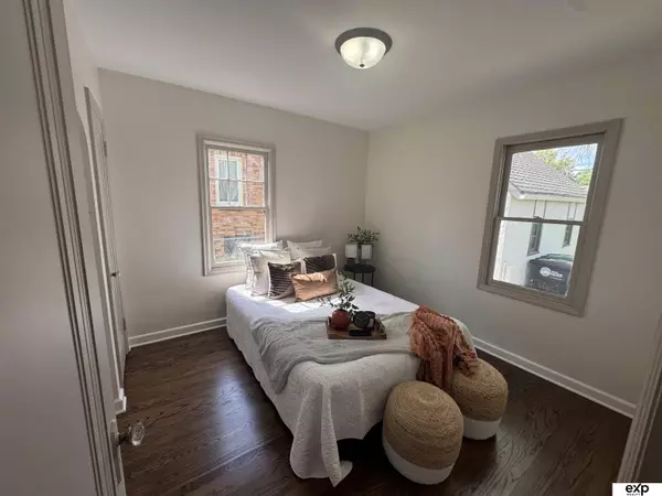 6468 Poppleton Avenue, Omaha, NE 68106