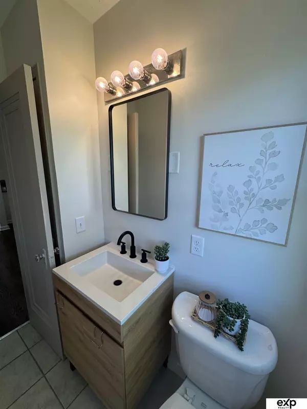 6468 Poppleton Avenue, Omaha, NE 68106