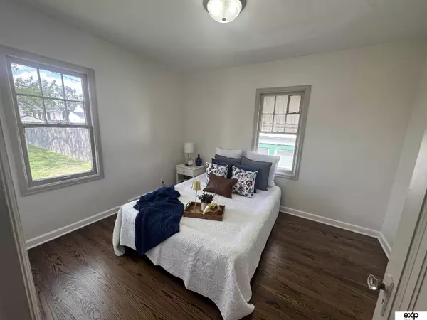 6468 Poppleton Avenue, Omaha, NE 68106