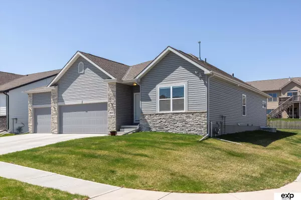 5614 N 177th Street, Omaha, NE 68116