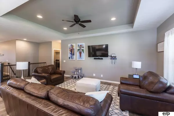 5614 N 177th Street, Omaha, NE 68116