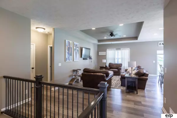 5614 N 177th Street, Omaha, NE 68116