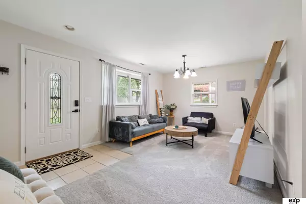 6772 Hamilton Street, Omaha, NE 68132