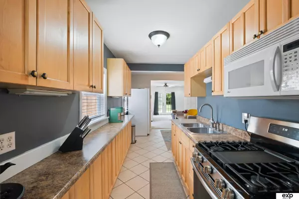 6772 Hamilton Street, Omaha, NE 68132