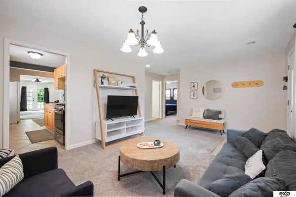 6772 Hamilton Street, Omaha, NE 68132