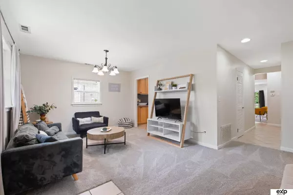 6772 Hamilton Street, Omaha, NE 68132