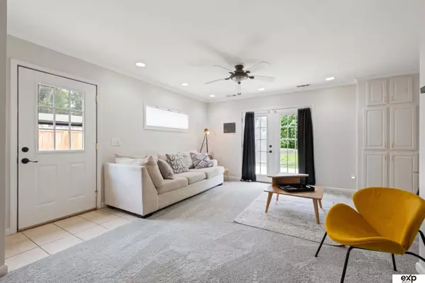 6772 Hamilton Street, Omaha, NE 68132