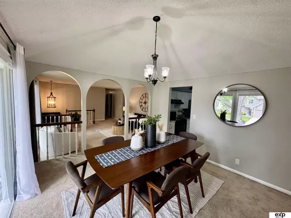 15461 Harney Street, Omaha, NE 68154