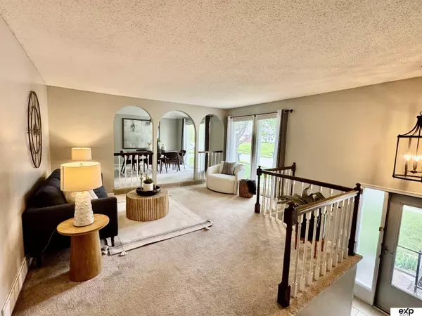 15461 Harney Street, Omaha, NE 68154