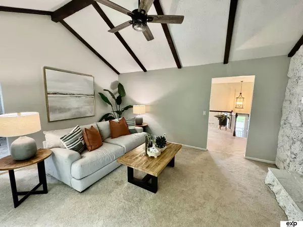 15461 Harney Street, Omaha, NE 68154