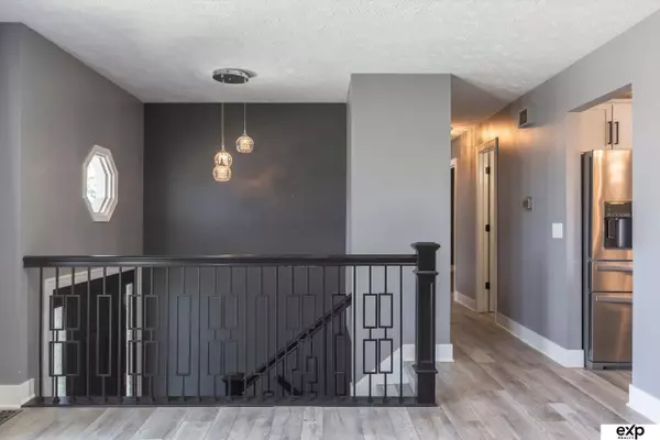 8115 Vernon Avenue, Omaha, NE 68134