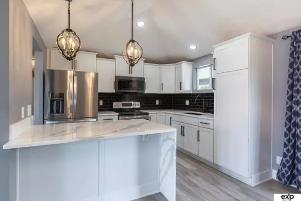 8115 Vernon Avenue, Omaha, NE 68134