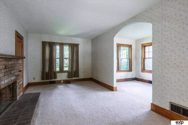 208 W Alexander Street, Valley, NE 68064