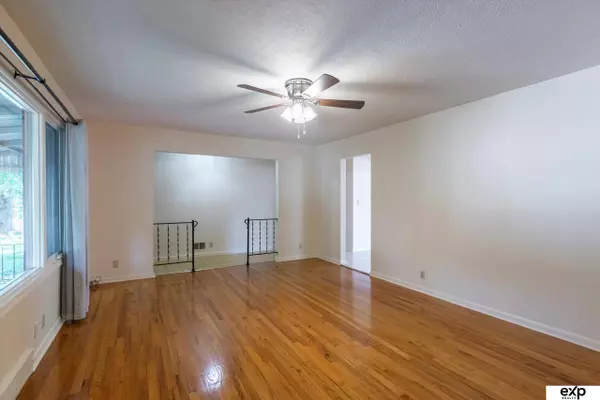 7434 Valley Street, Omaha, NE 68124