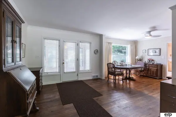 7805 Pierce Circle, Omaha, NE 68124