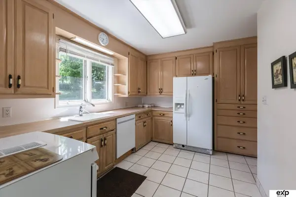 7805 Pierce Circle, Omaha, NE 68124