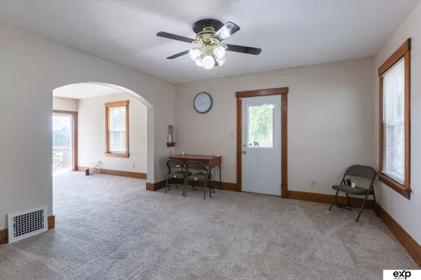 2104 F Street, Omaha, NE 68107